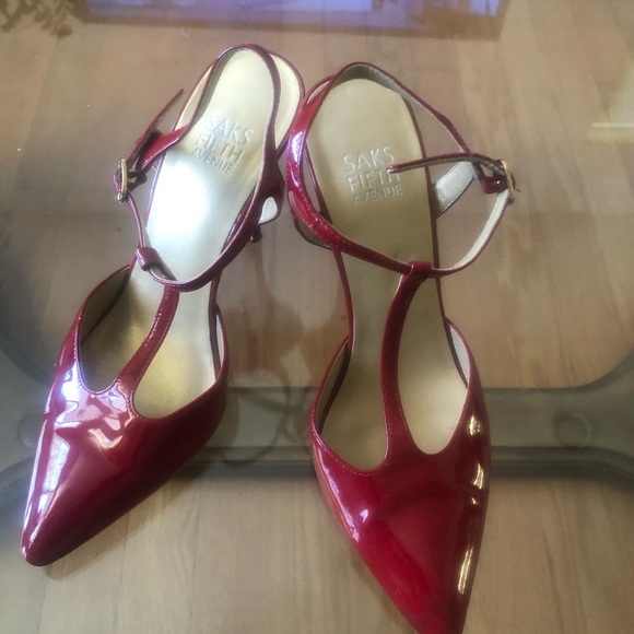 Saks Fifth Avenue Red T-Straps Sandals Size 6.5 - Picture 2 of 5